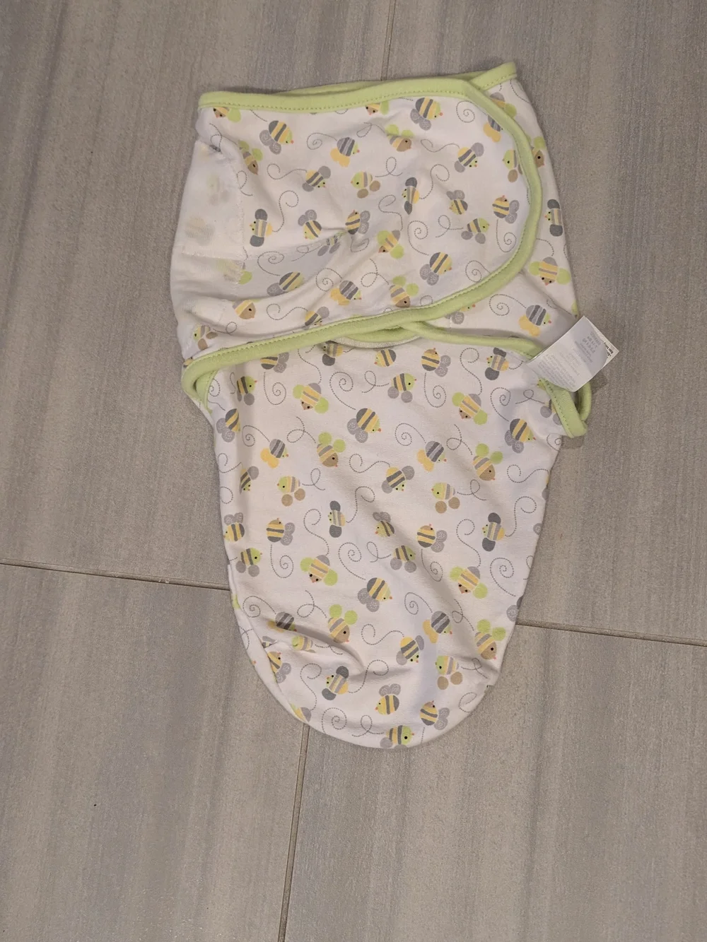 SwaddleMe White Baby Swaddle with Yellow and Light Green Bee Print